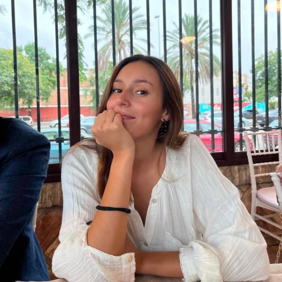 <b>Almudena Listán Pérez</b>